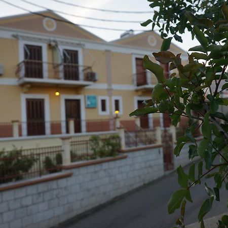 Villa Pinotsi Đảo Sými Ngoại thất bức ảnh