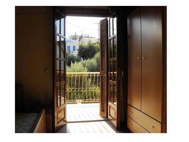 Villa Pinotsi Đảo Sými Ngoại thất bức ảnh